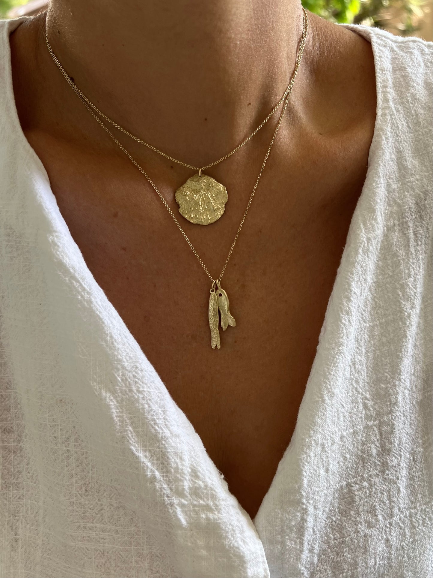 The fishermen necklace gold