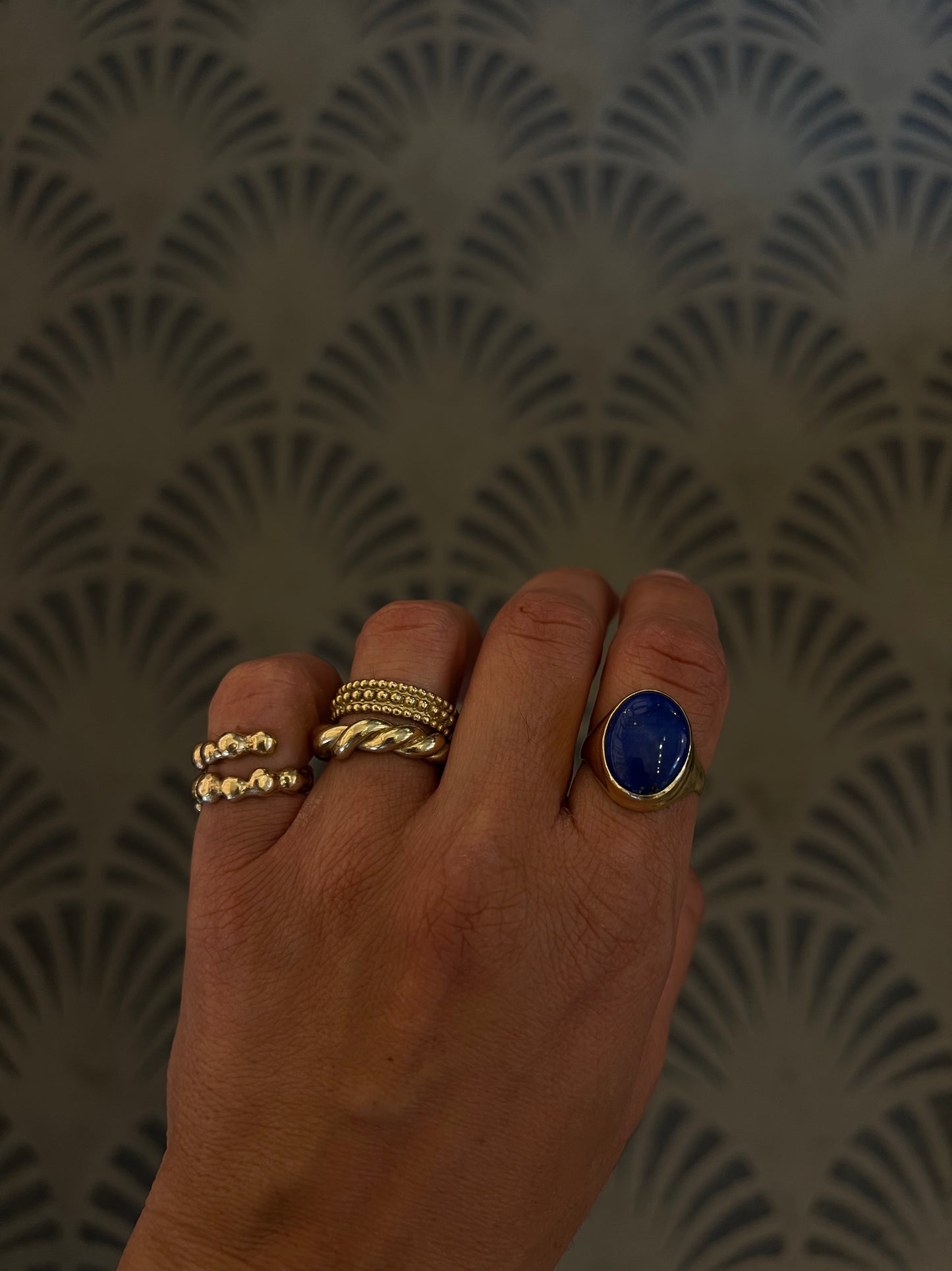 Round lapis ring