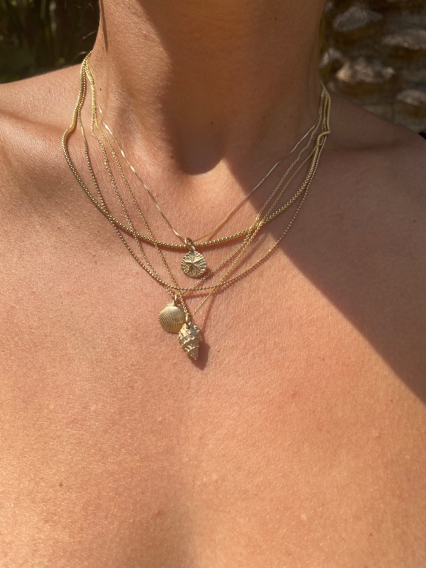 Lily necklace Gold