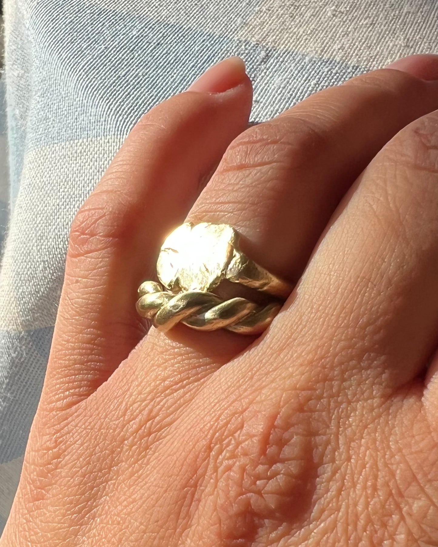 Luna’s Ring Gold