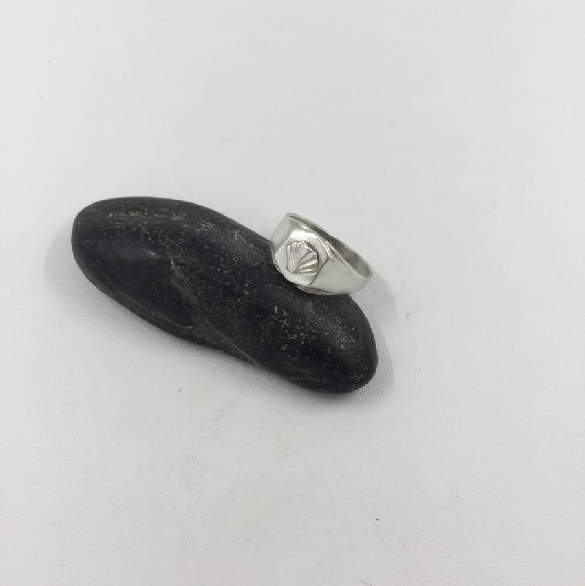 Along the bay Signet Ring