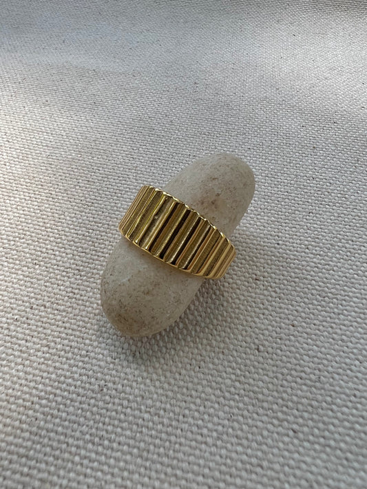 Vintage MM gold