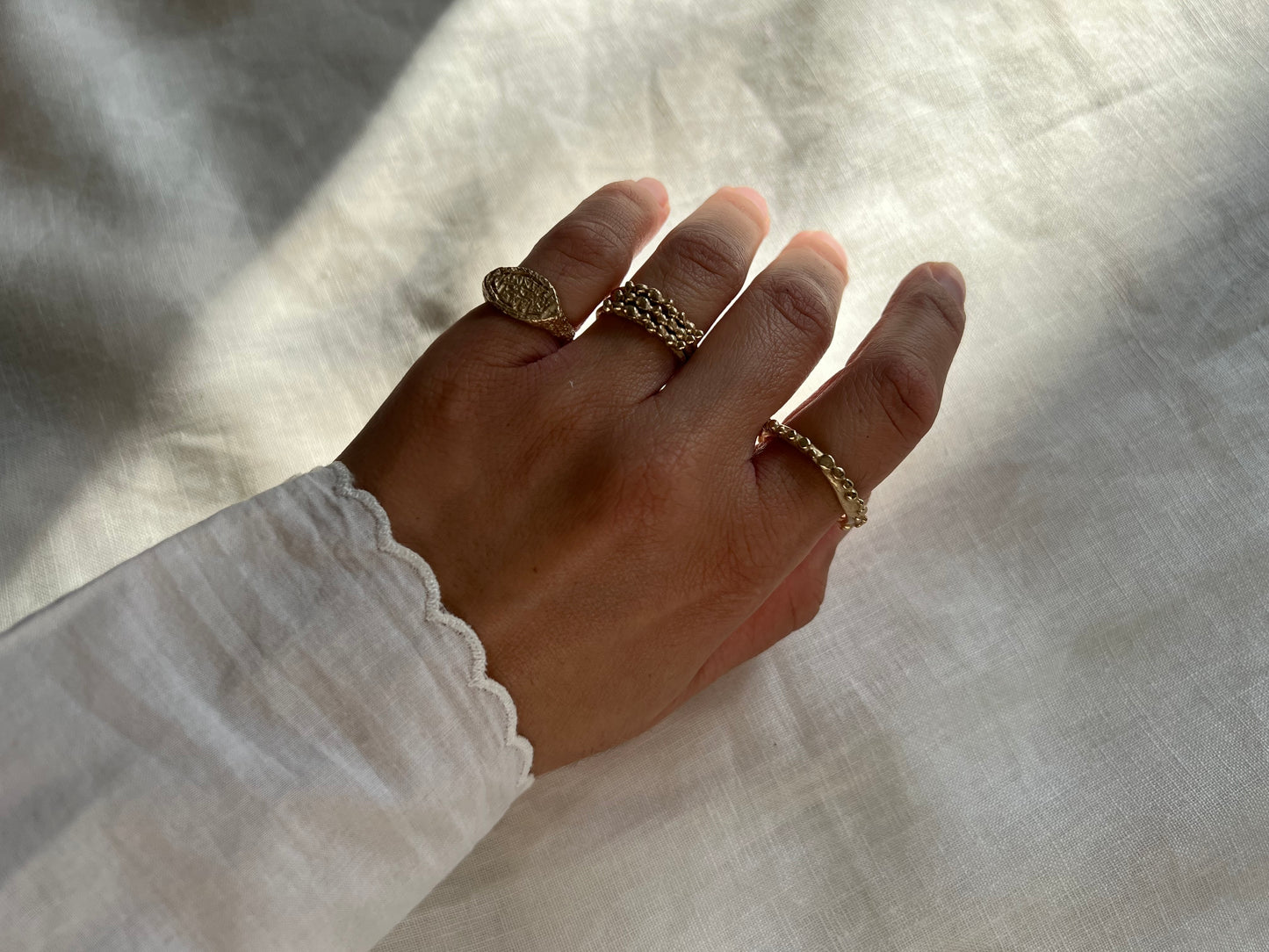 Pebbles ring-Gold