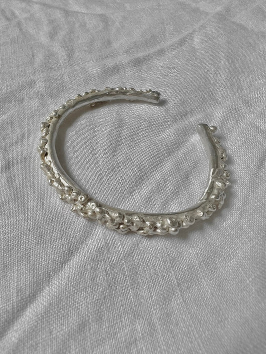 Bubbly cuff