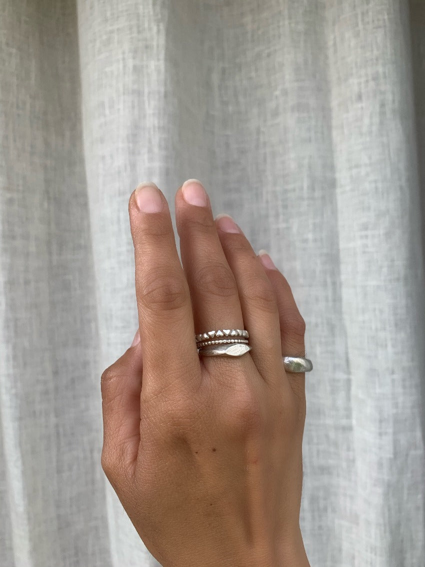 Stage signet ring