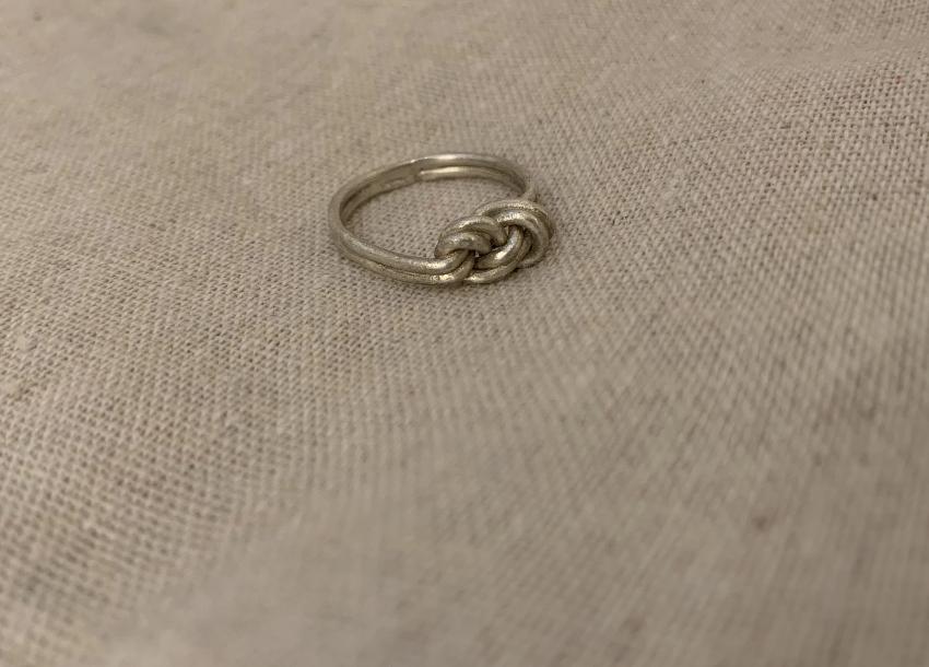 Family knot ring