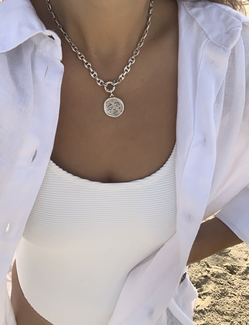 Chain NO°3 and Moon coin