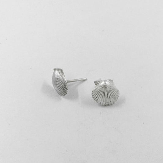 Naama studs
