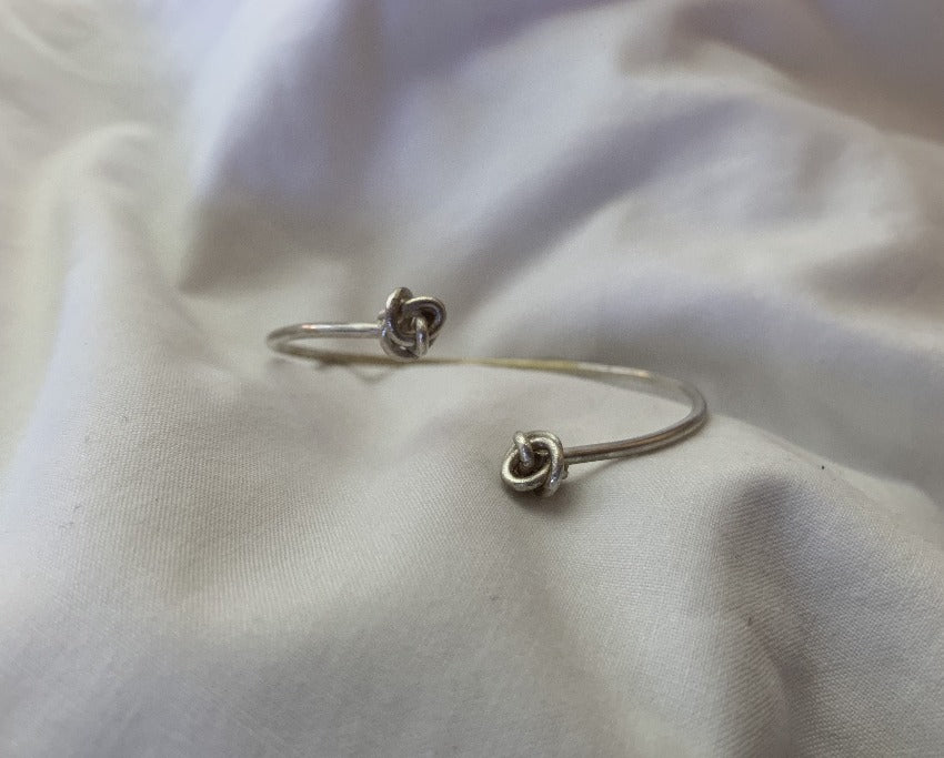 Knots bracelet
