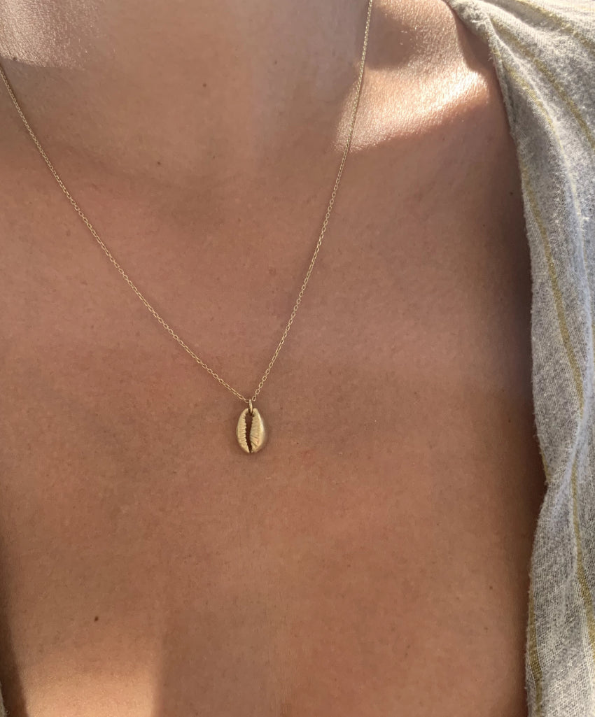 Baby cowrie seashell Gold