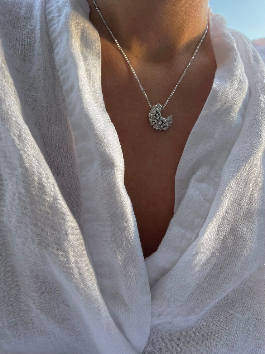 Moon pearls