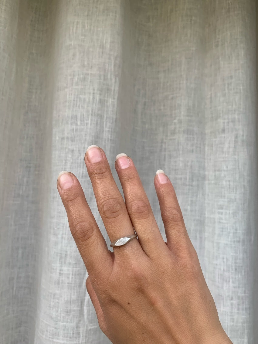 Stage signet ring