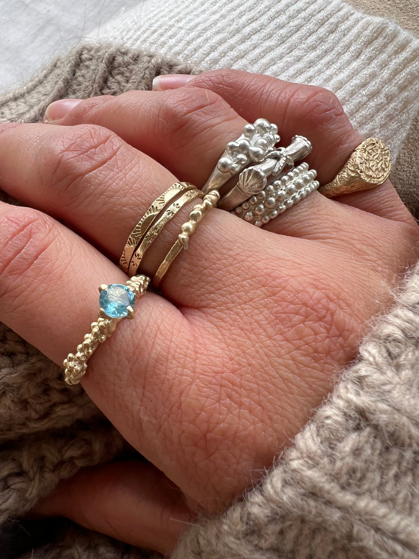 Pebbles ring-Gold