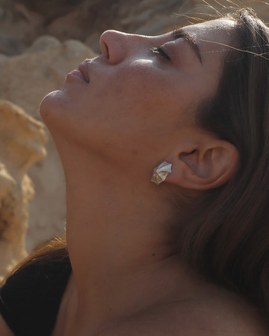 No°10 shell earrings