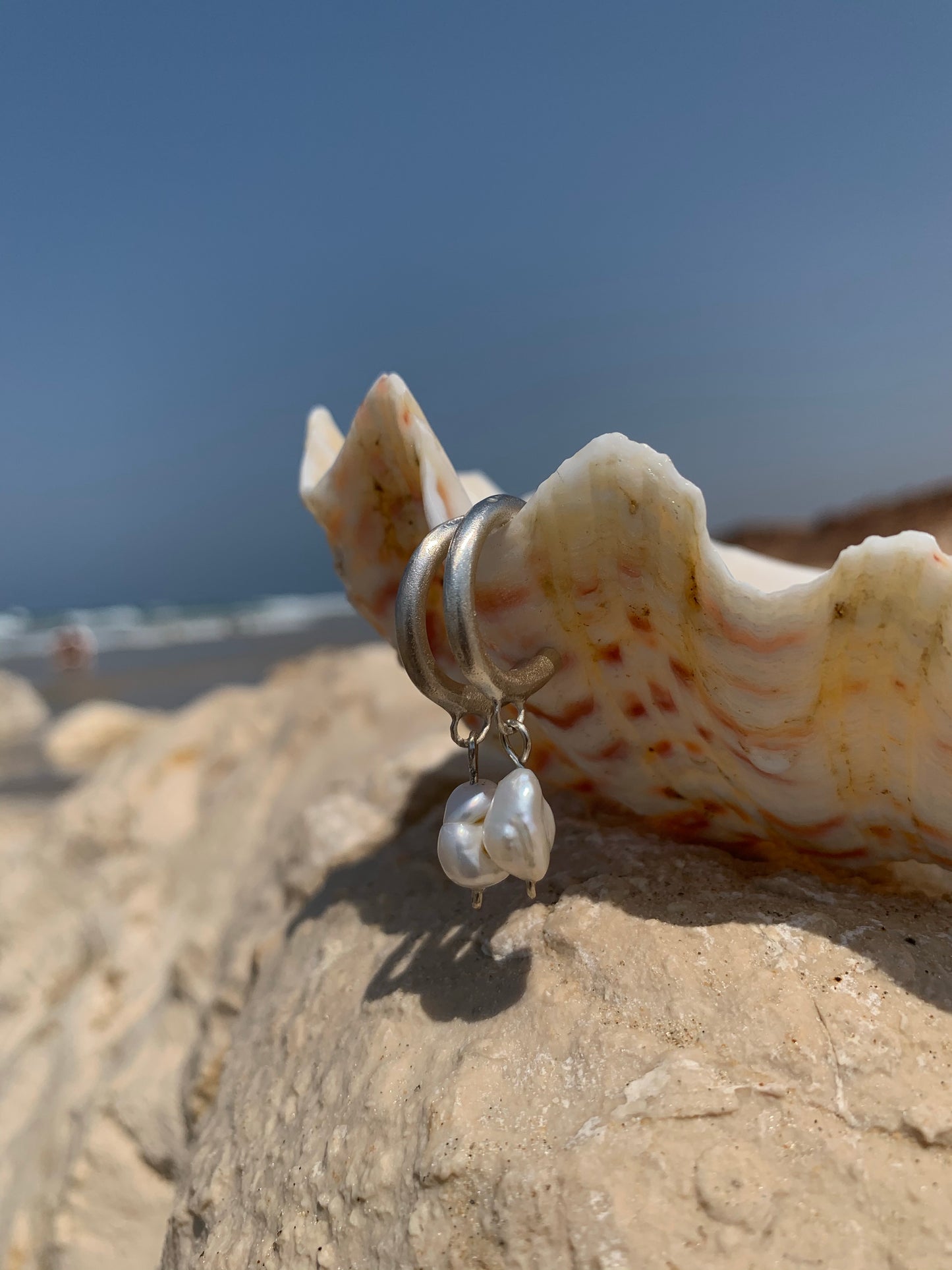 The classic Pearls Hoops