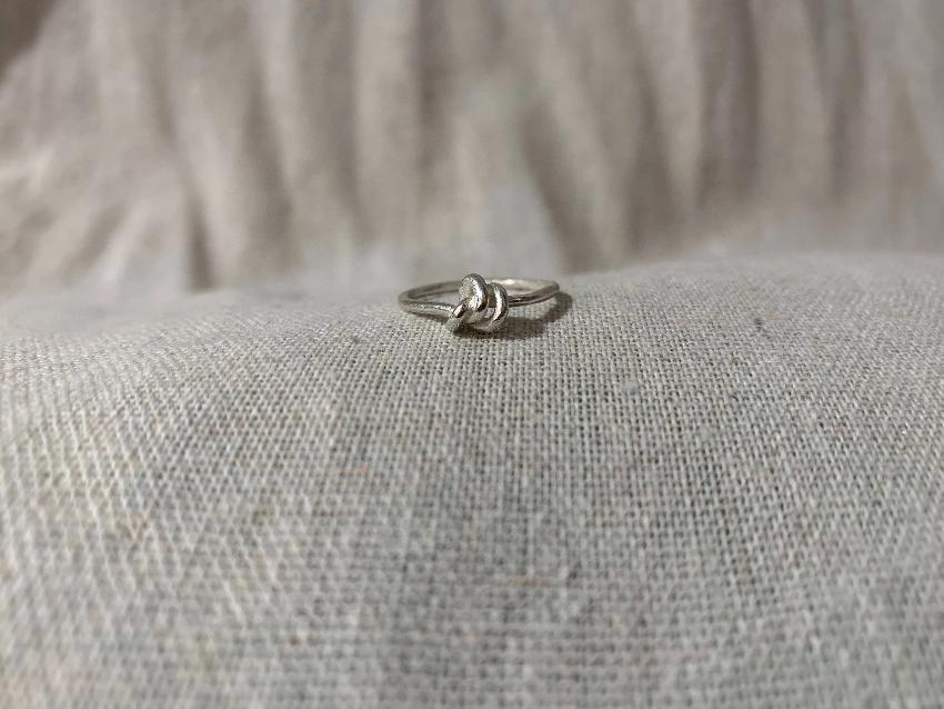Round knot ring