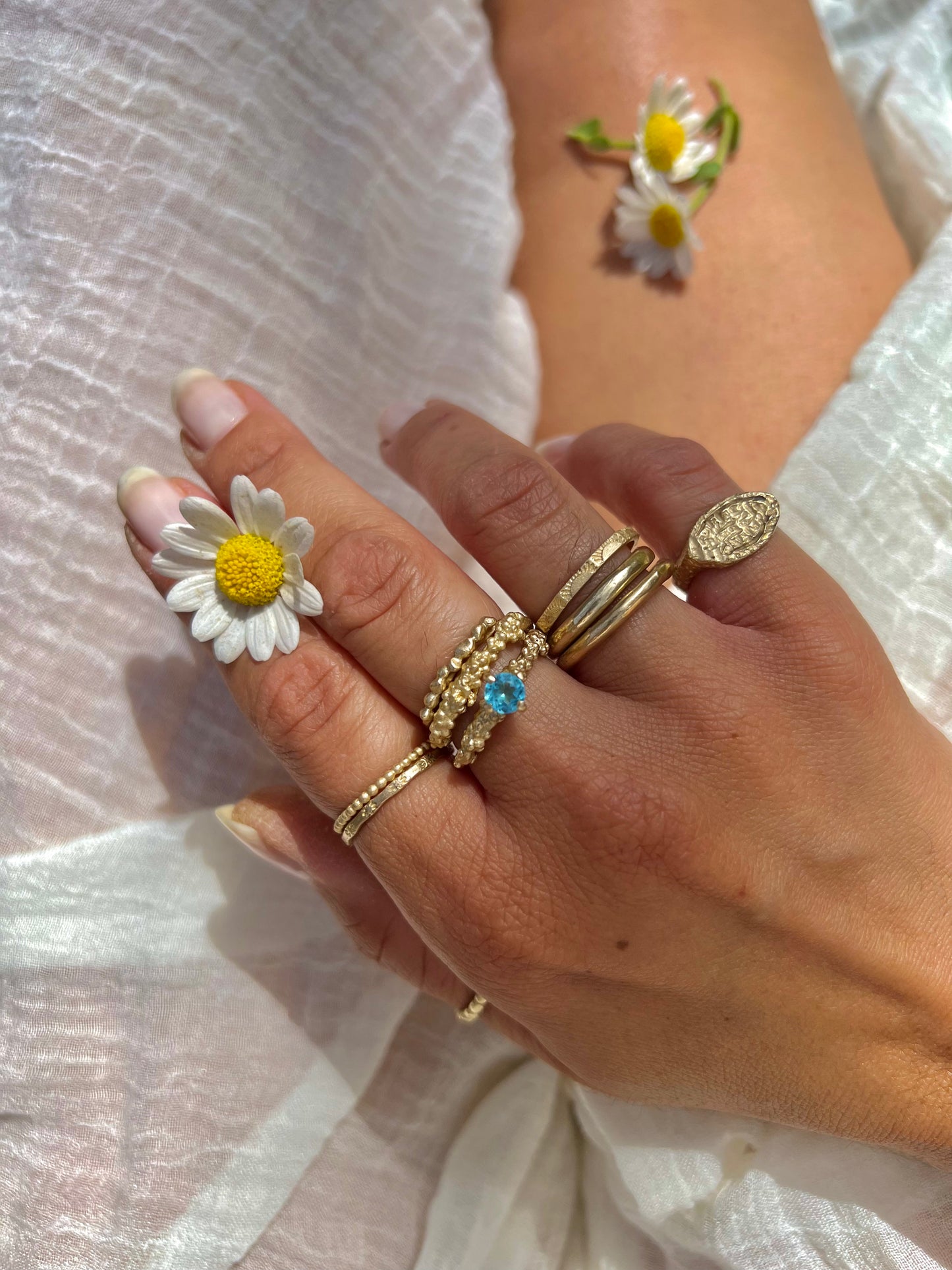 Pebbles ring-Gold
