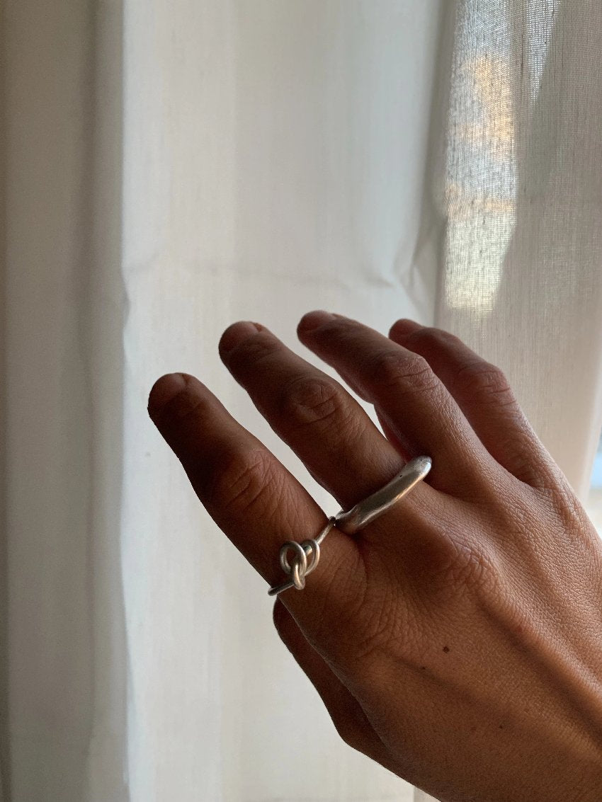 Loose knot ring