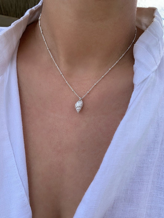 Lily seashell necklace