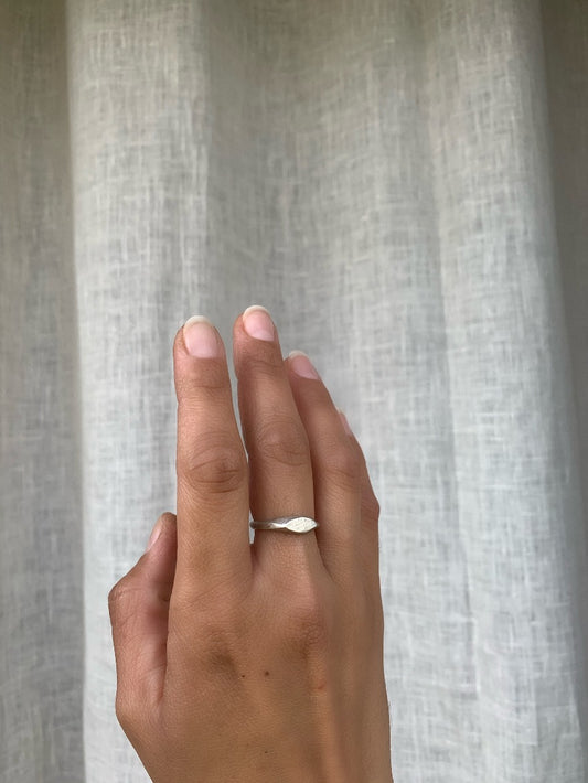 Stage signet ring