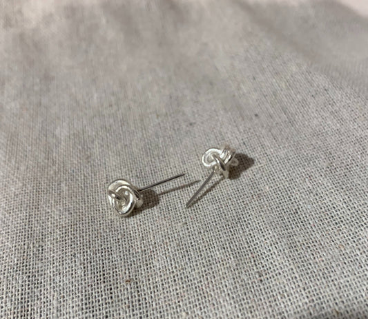 Knot studs