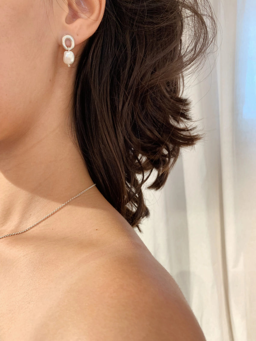 Stone earrings pearl
