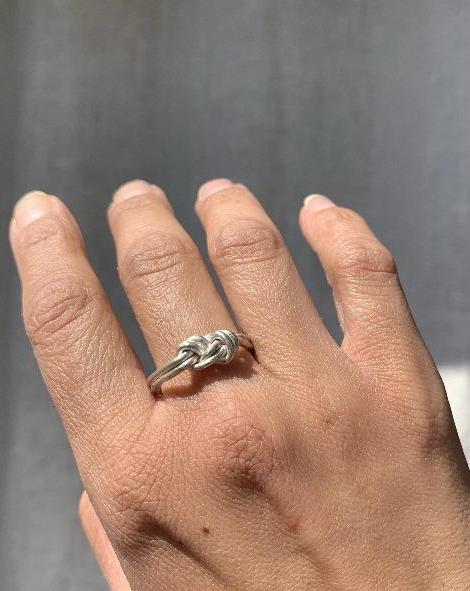 Family knot ring