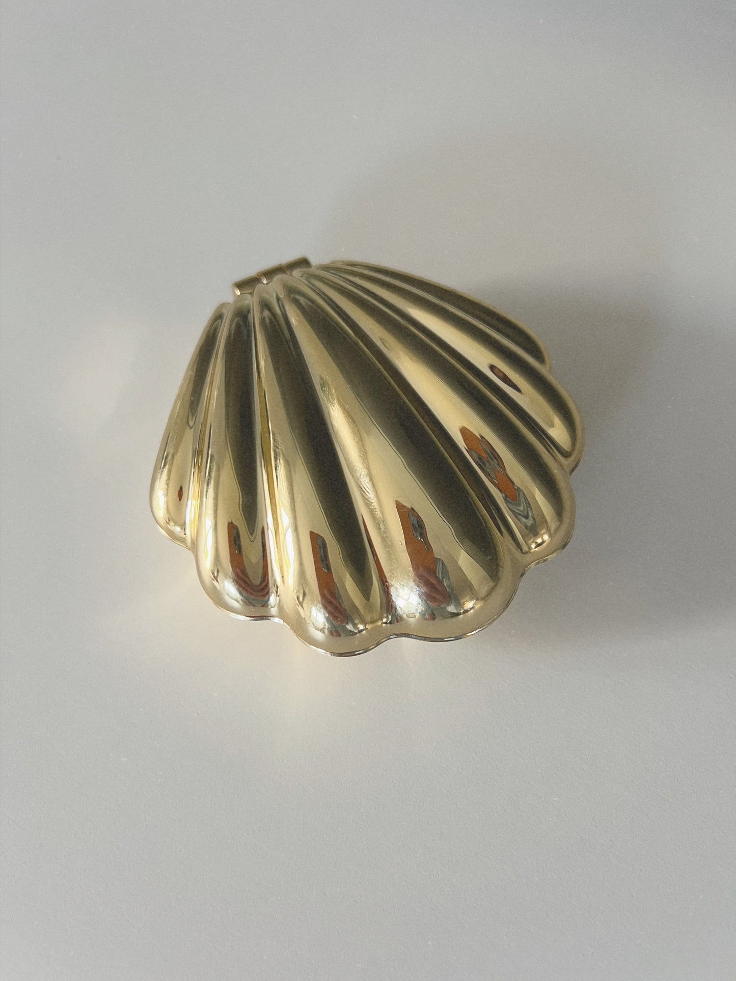 Bag Essential · Shell Brush & Mirror