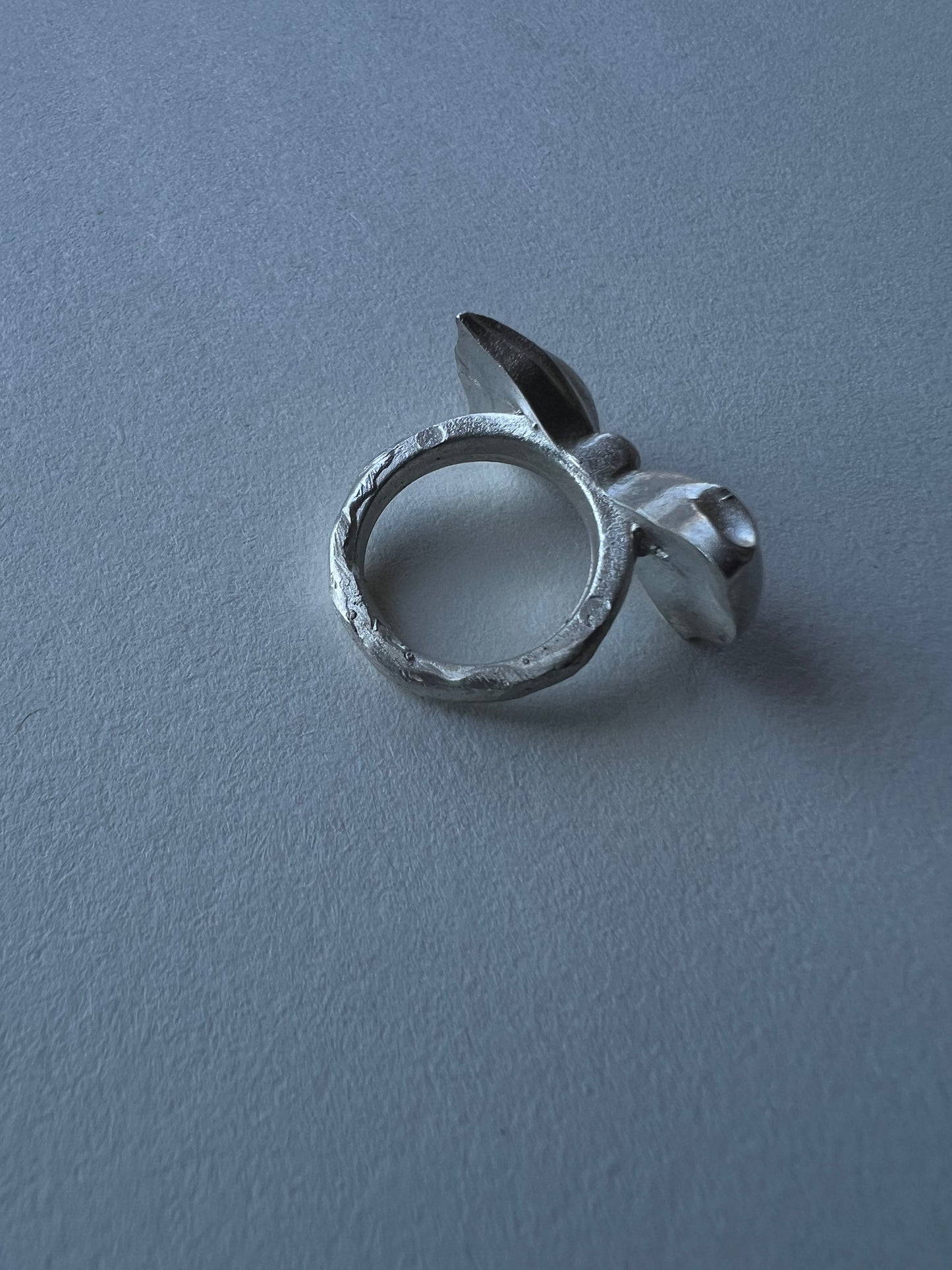 Chunky bow ring