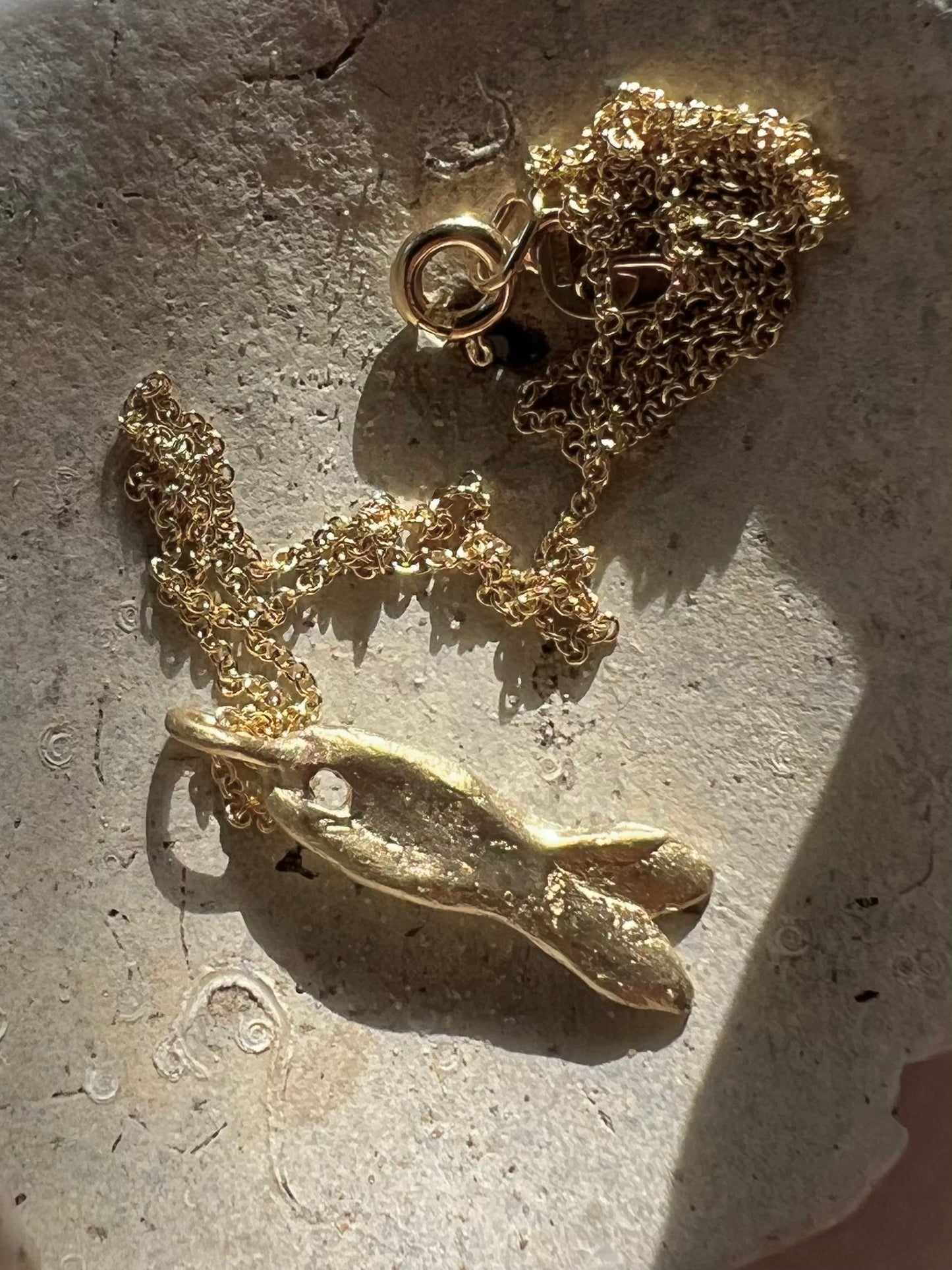 Single Fish Necklace Gold