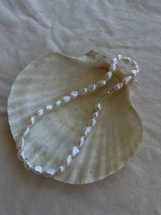 Raw Pearl necklace