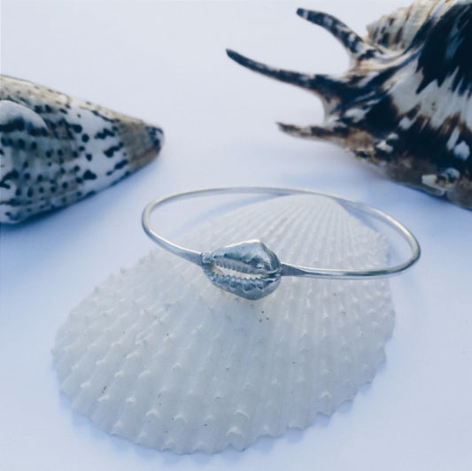 Daddy Cowrie Silver Bangle